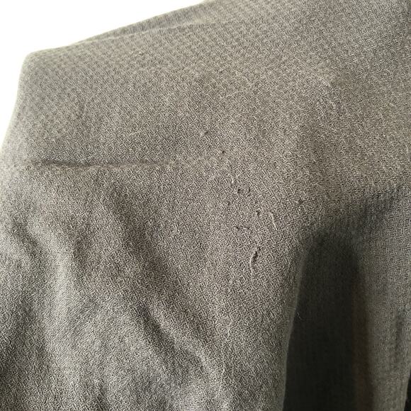 Torrid Women's Gray Lace-Up Long Sleeve 100% Rayon Blouse Size 0 (Large) - Picture 9 of 9